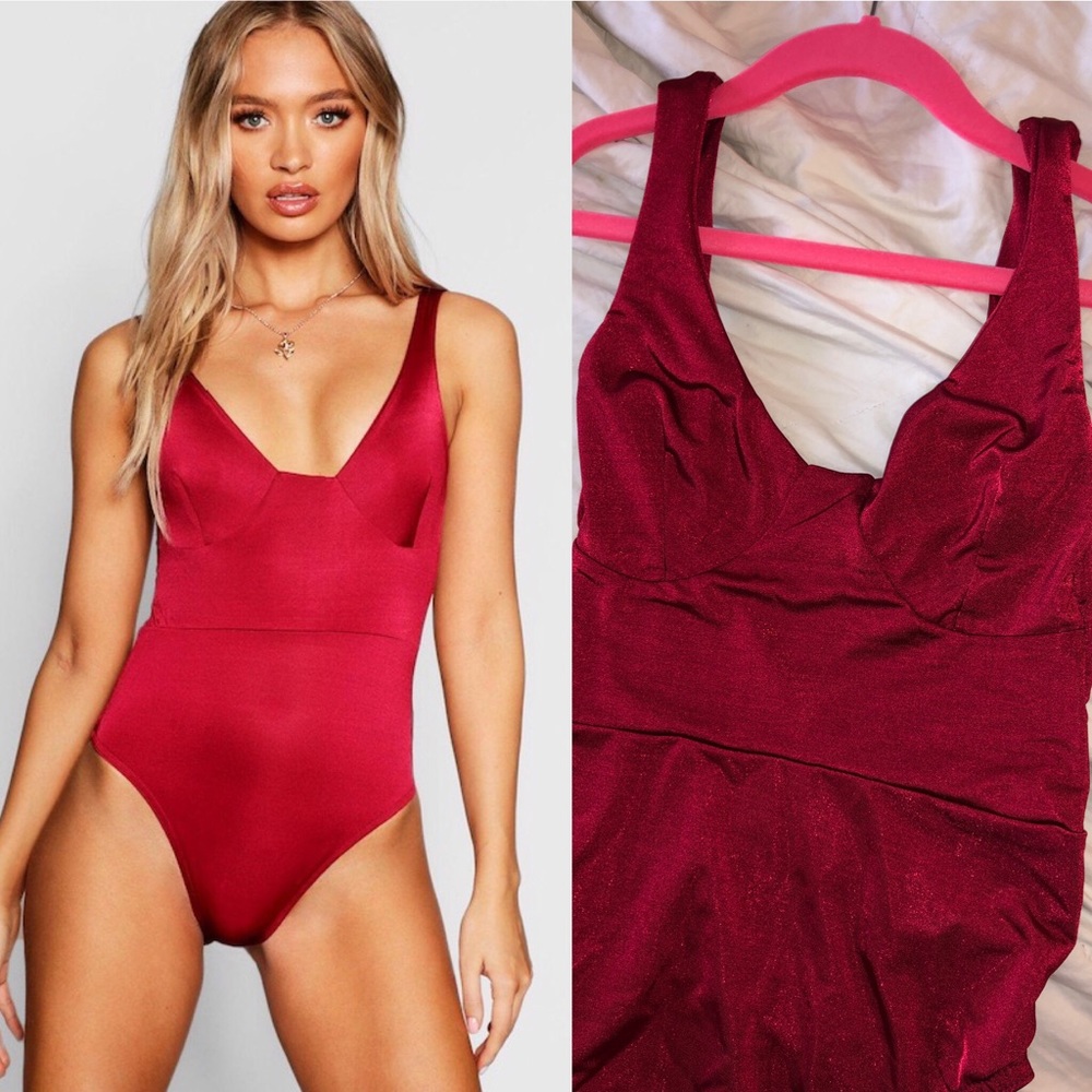 NWT Boohoo Red Slinky Cup Detail Bodysuit | Size 2
